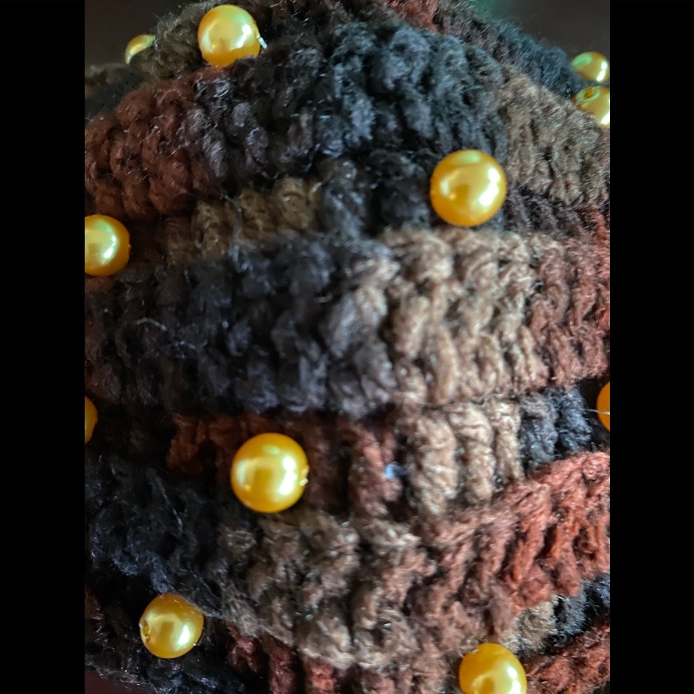 Decorative Hand-Knitted Mask - Picture 8 of 11